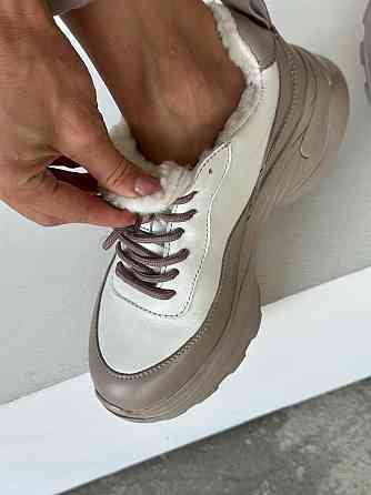 Molly Кросівки жіночі MOLLY 250 капучіно/білі (зима, шкіра натуральна) (5323) 37р.38р.39р. 38 Коломыя