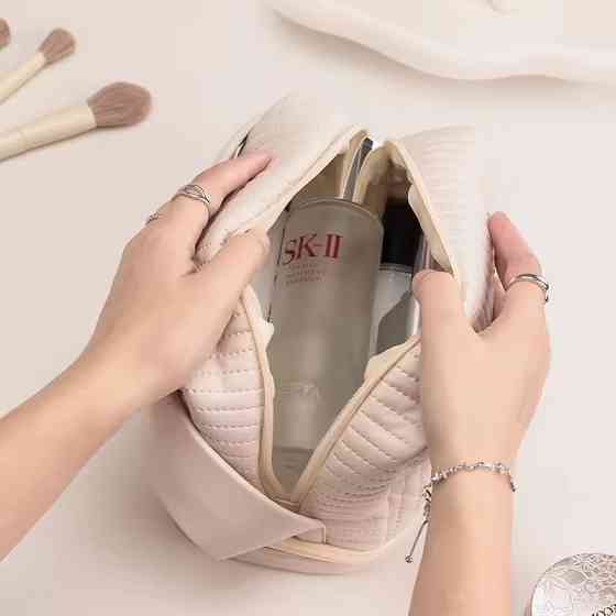 Косметичка для пренадлежностей из искусственной кожи для макияжа,бежевый Каменец-Подольский