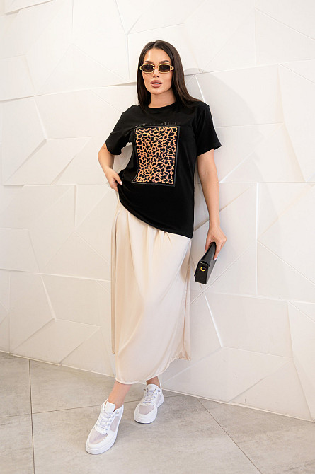 Женская футболка с леопардовым принтом 