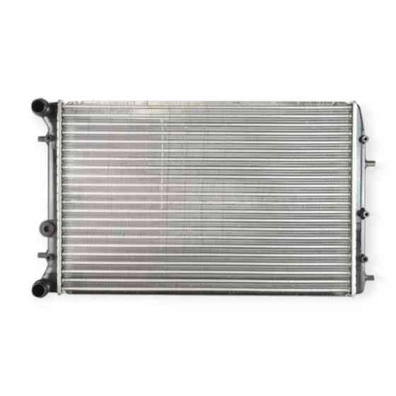 Радиатор охлаждения двигателя автомобиль Шкода Fabia I-II, Roomster Мукачево