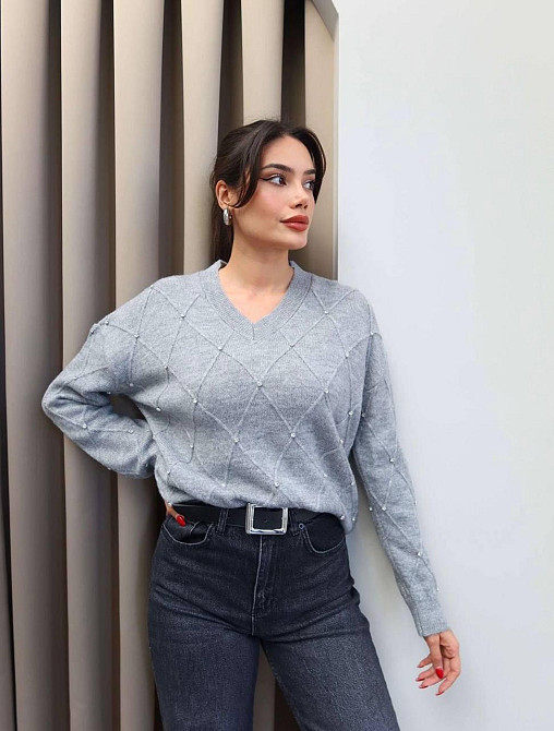 Жіночий светр оверсайз крою з камінчиками машинне в'язання Сірий Одеса - фото 2