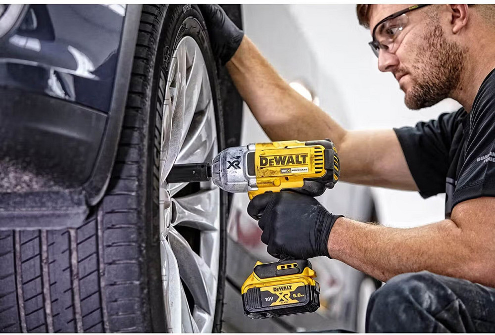 Гайковерт аккумуляторный ударный бесщеточный DeWALT DCF899N 18 В, 950 Н·м, 1/2″, без АКБ и ЗУ Киев - изображение 9