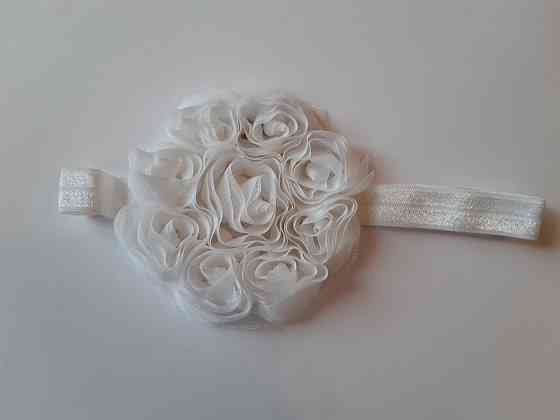 Дитяча біла пов'язка - окружність 42-55см, квітка 8см Київ