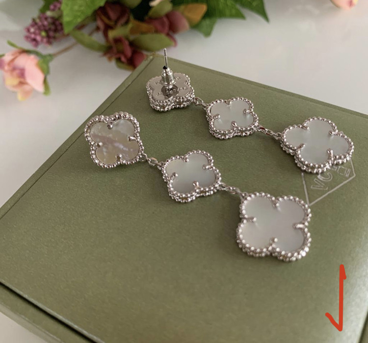 Сережки білі Vancleef Ванклиф срібло три квіточки Одеса - фото 1