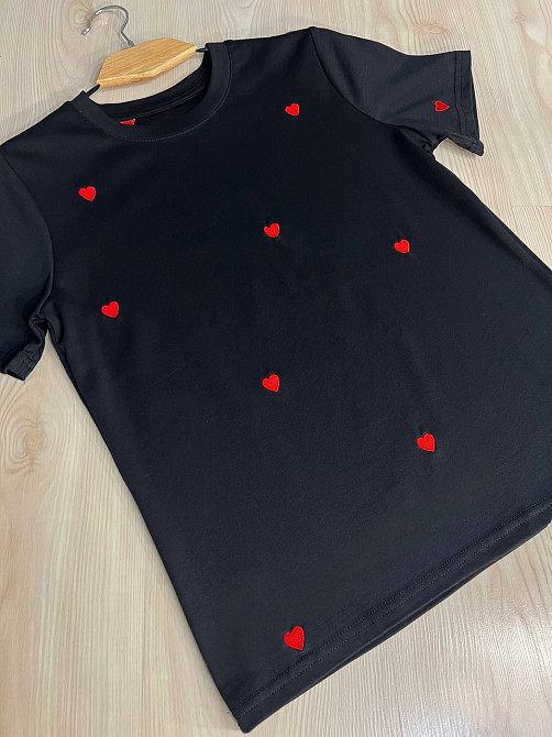 Футболка жіноча A-N 27008 базова з вишивкою сердця, чорний, one size Київ - фото 5