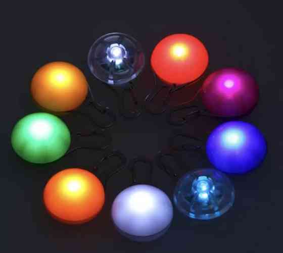 Светящийся брелок на ошейник для собак или котов, имеет три режима свечения зеленый Киев