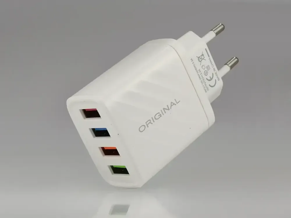 Мережевий зарядний пристрій AR-240 220В 2.4A з 4 USB-портами Original для смартфонів, планшетів і гаджетів Одеса - фото 1