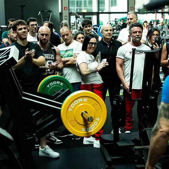 Гриф для штанги Toorx W-подібний 120 см 25 мм з гвинтовими замками (BCV-120) Київ