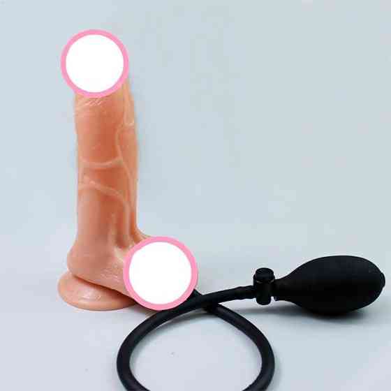 Надувной реалистичный фаллоимитатор с грушей 