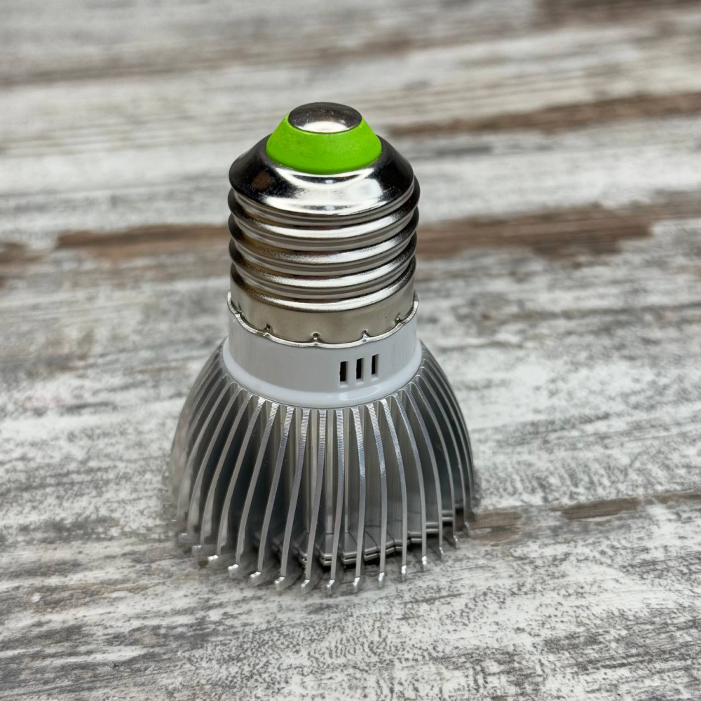 Фитолампа для растений E27 28LED 8Вт, полный спектр, светодиодная лампа с радиатором охлаждения Киев - изображение 3