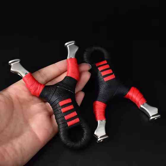 Спортивна рогатка з нержавіючої сталі з прицілом і шкіряною рукояткою Київ