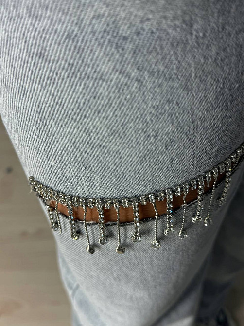 Джинсы женские Its Basic 2775 STRAIGHT FIT прямые свободные с разрезом и стразами серые, серый, 40,  Одесса - изображение 2