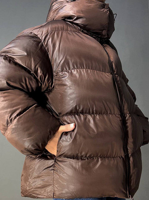 Куртка женская Lady Yep 10041 глянцевая пуффер оверсайз с капюшоном коричневая, коричневый, 42 Киев - изображение 4