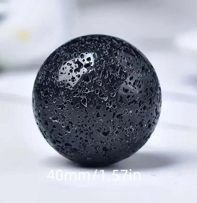 Куля з натурального вулканічного каменю 4 см | Чорна сфера з кристалу для декору та медитацій Київ - фото 2