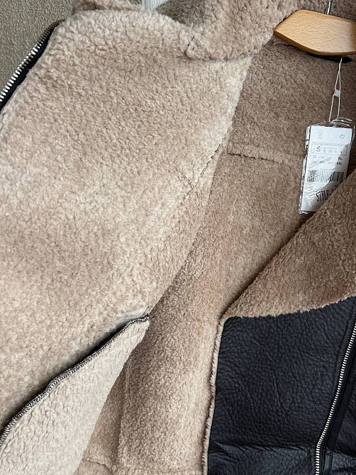 Дублянка жіноча Aftf Basic 243 середньої довжини з екошкіри на блискавці з хутром чорна, чорний, L Київ - фото 9