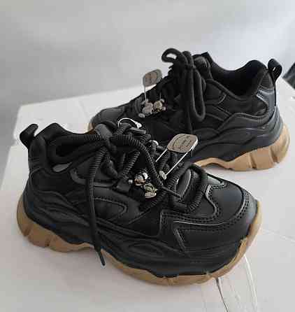 Кроссовки  для девочки подростка черные 33,34,35,36,37,38 Николаев