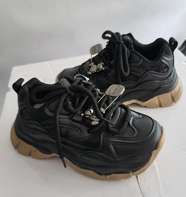 Кросівки для дівчинки підлітка чорні 33,34,35,36,37,38 Миколаїв - фото 2