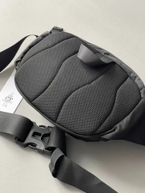 Поясна сумка C.P. Company Nylon B Crossbody Pack чорний Запоріжжя - фото 3