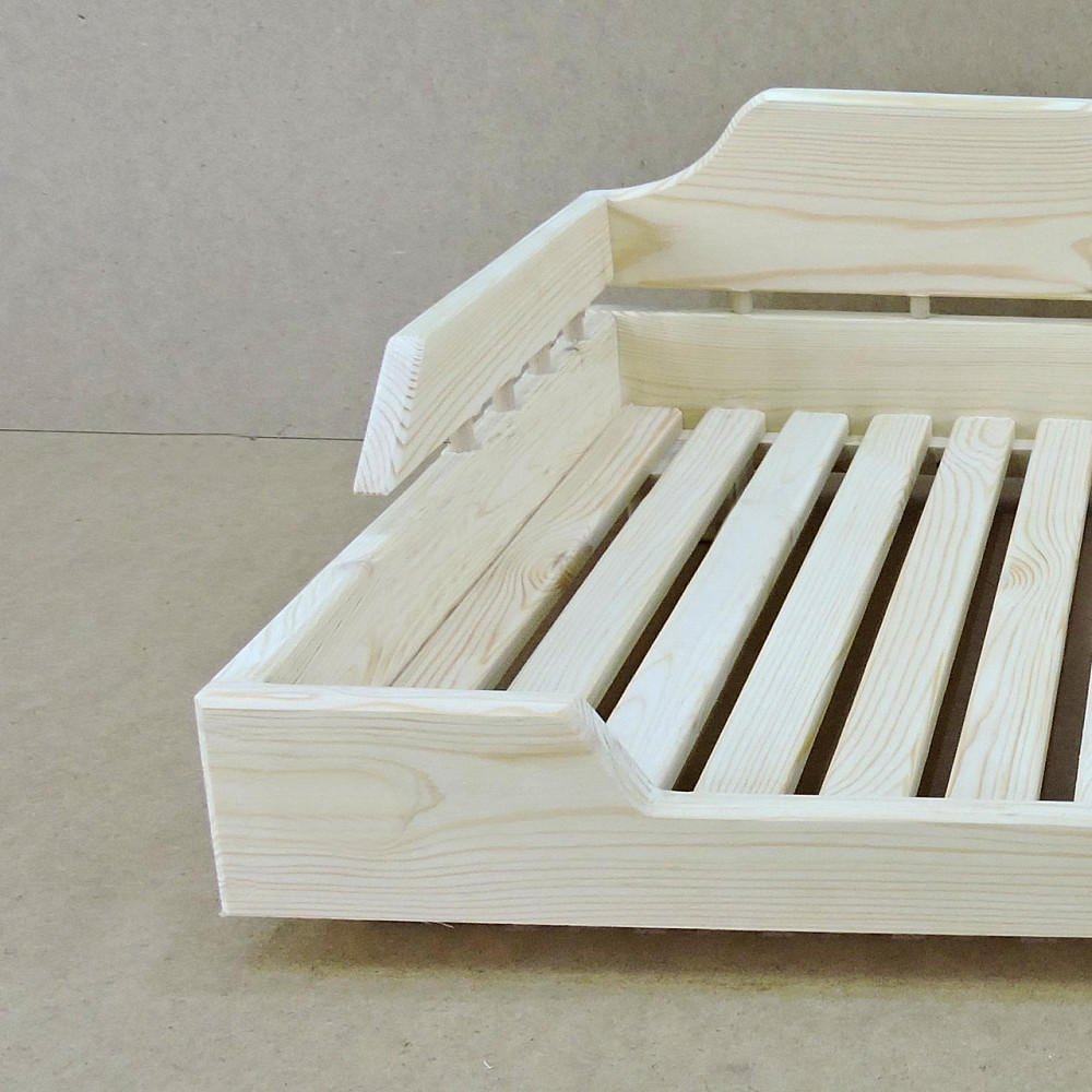 Лежак деревянный для собаки 