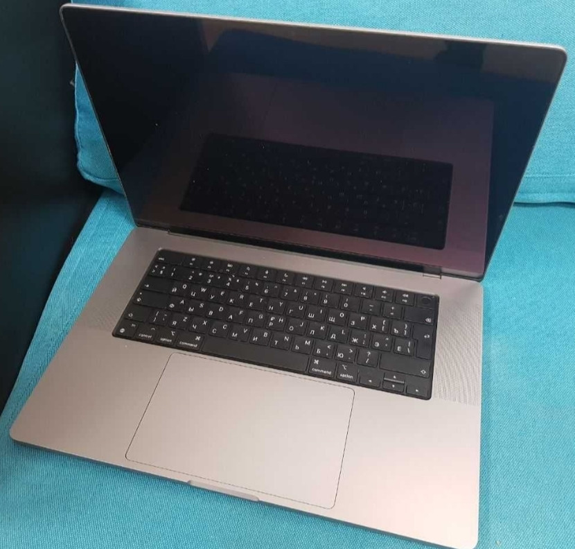 Ноутбук: MacBook Pro 16