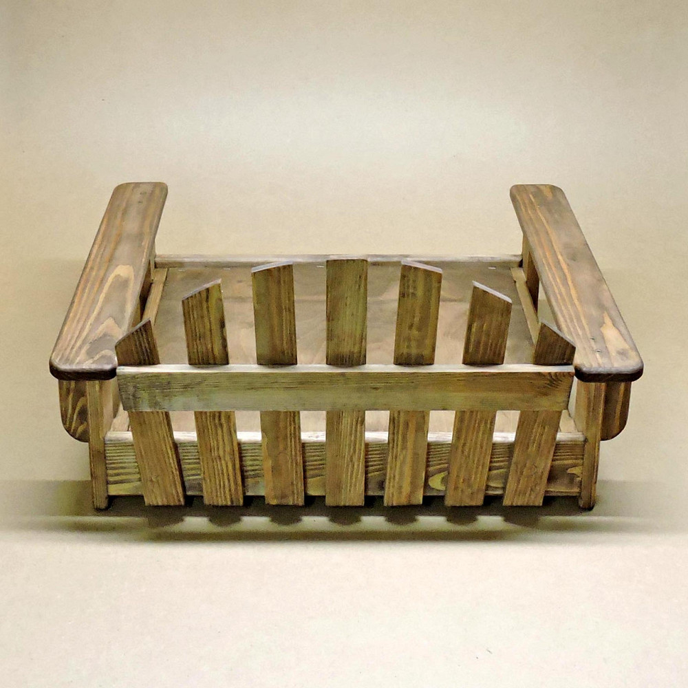 Лежак деревянный для собаки 