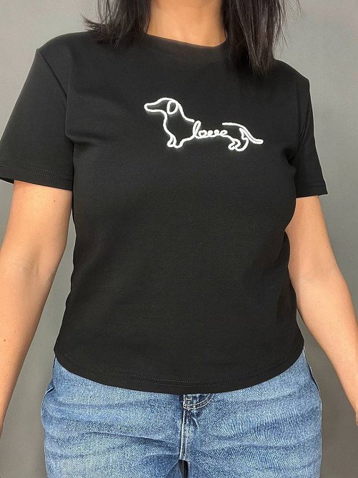 Футболка жіноча A-N 25195 однотонна базова з вишивкою собачки попереду середня довжина  one size, чорний, one size Київ - фото 14
