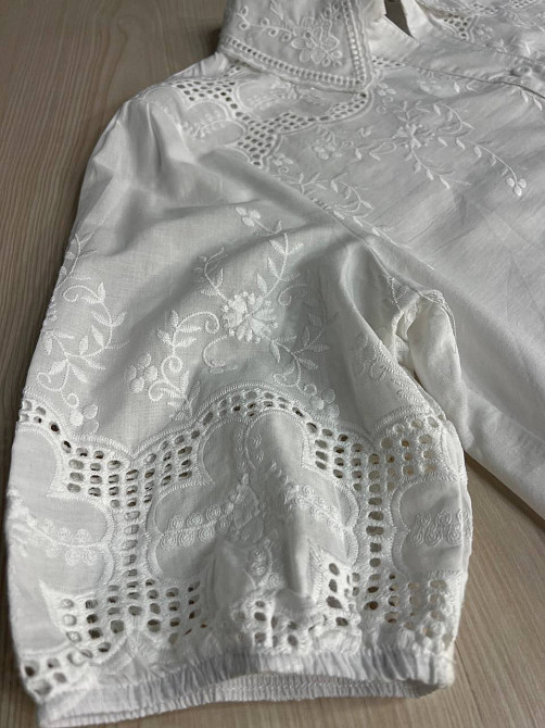 Сорочка жіноча A-N 8132 мереживо вишивка на ґудзиках короткий пишний рукав біла, білий, L Київ - фото 10