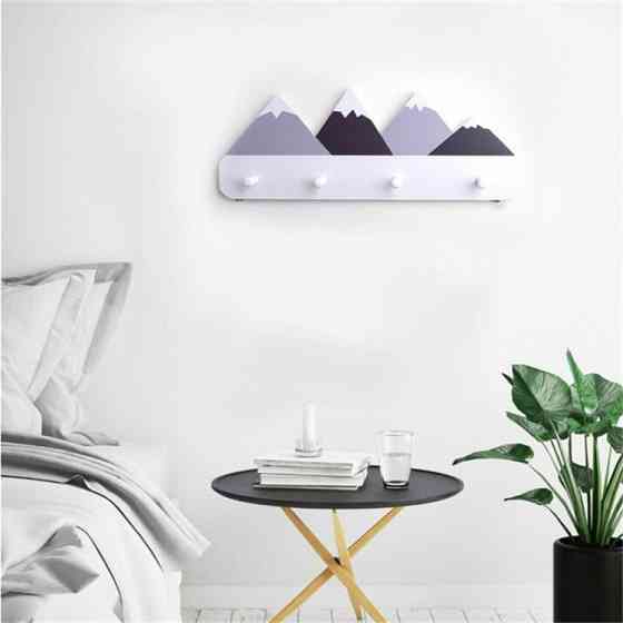 Дитяча настінна деревяна вішалка Казкові гори Вінниця