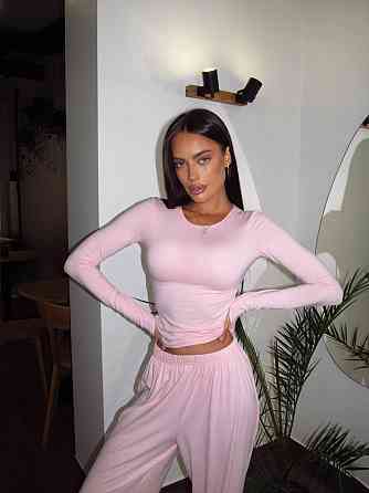 Женский базовый прогулочный костюм двойка: лонгслив и штаны турецкая вискоза Барби, 42/46 Одесса