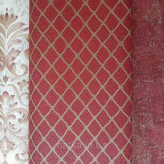 Обои метровые винил на флизелине Decowall Retro полоски фигуры сеткой структурные золотистые на бордовом Киев