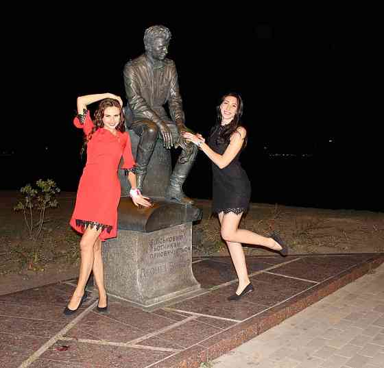 Женское платье нарядное Б/У 42 красный Киев