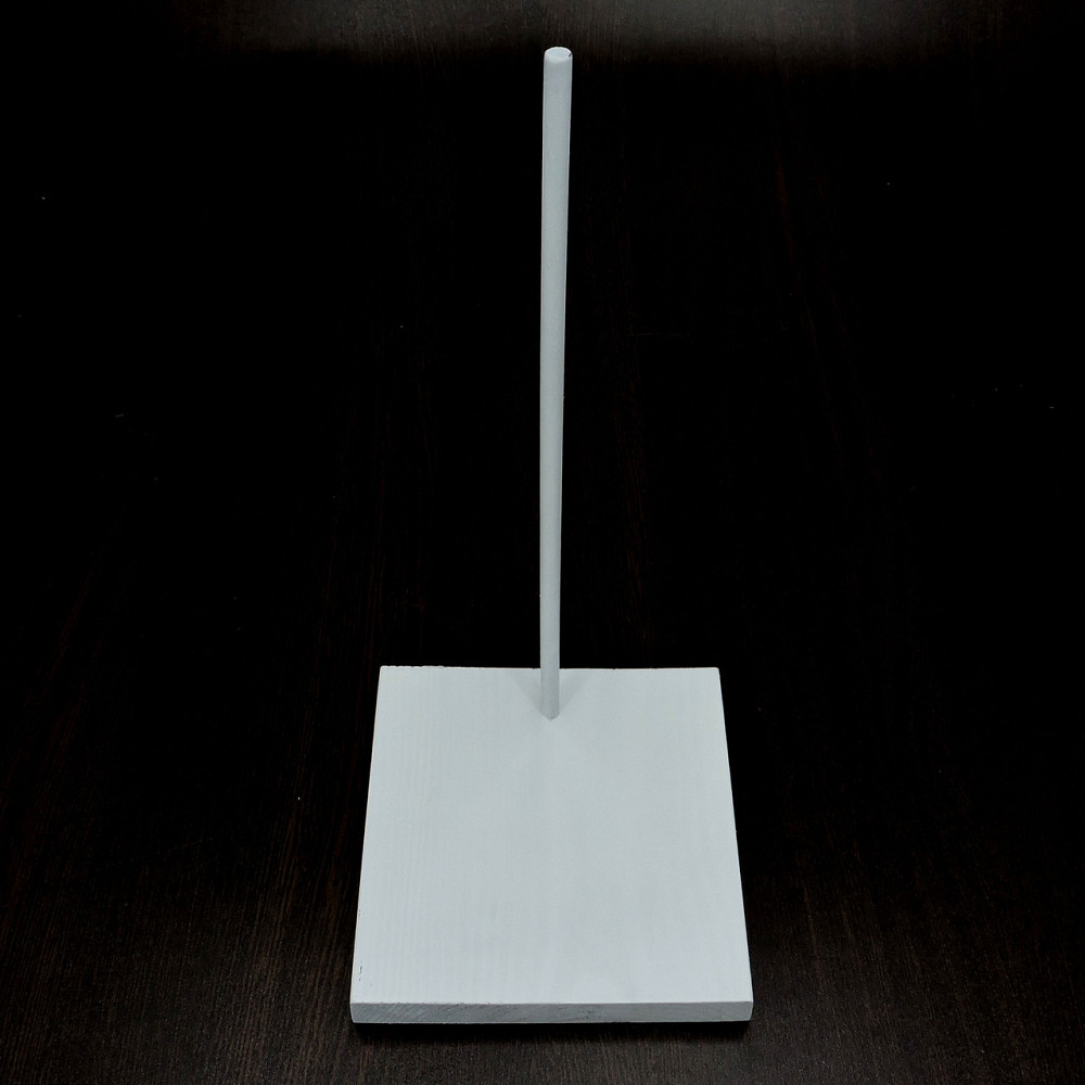 Подставка для кукол 