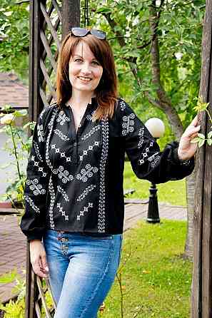 Вышиванка женская, льняная,  длинный рукав, черная 48/50 Киев