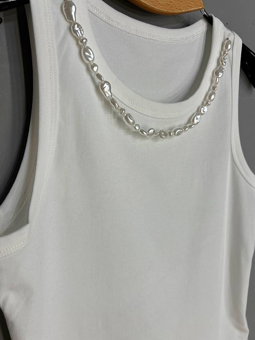 Майка женская A-N 26062 с жемчужным ожерельем, белый, one size Киев - изображение 13