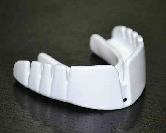 Капа OPRO Snap-Fit White (art.002139010) Кам'янське