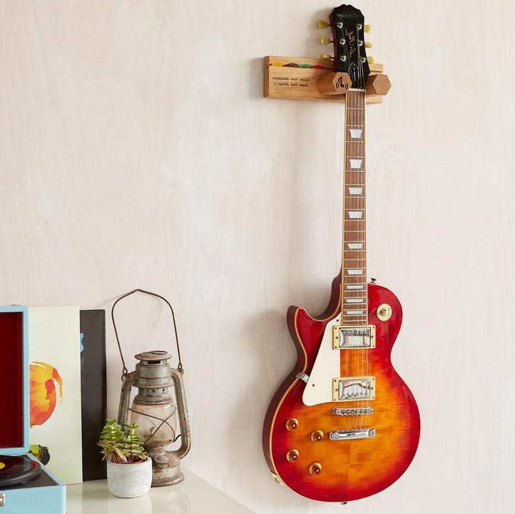 Настенный держатель гитары 