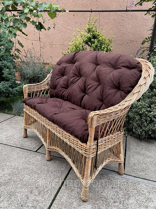 Диван плетений з коричневою подушкою Київ - фото 3