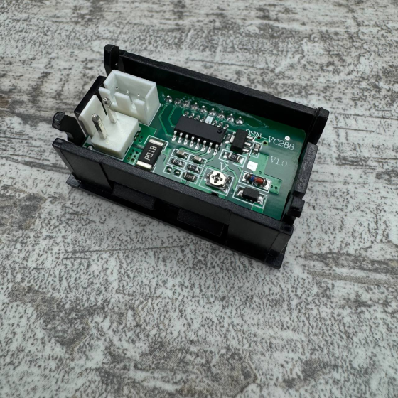 Цифровий вольтметр амперметр до 100В 10А з ЖК дисплеєм для авто та блока живлення Київ