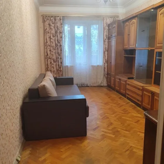 Здам 2 кімнатну сталінку пр. Перемоги Шулявка (Польовий пров.) метро Шулявська Київ