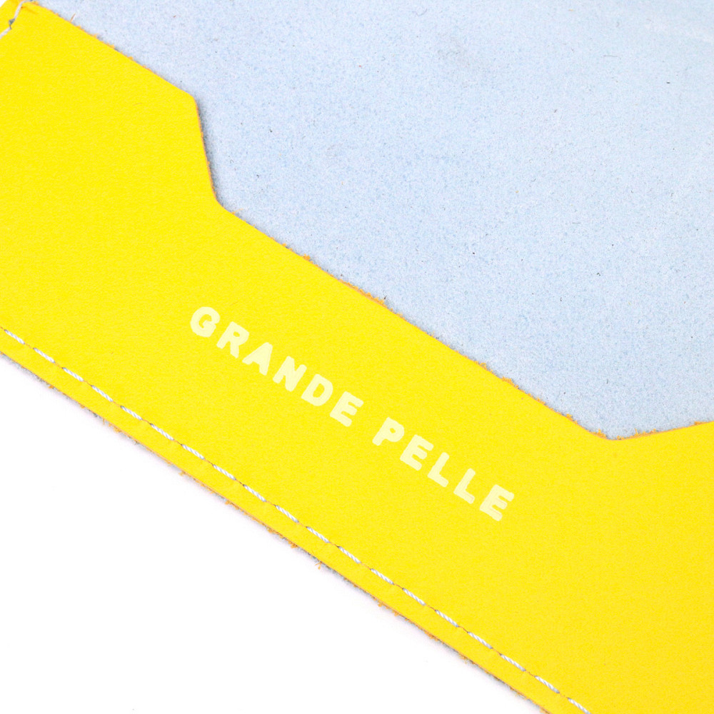 Оригинальная кожаная обложка на паспорт комби двух цветов Сердце GRANDE PELLE 16729 Желто-голубая Киев - изображение 6