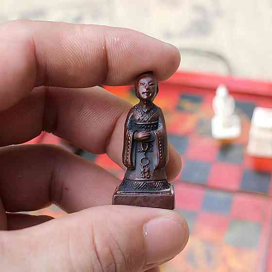 Шахи у китайському стилі RESTEQ — дерев’яна шахова дошка 21×21 см з фігурами Київ