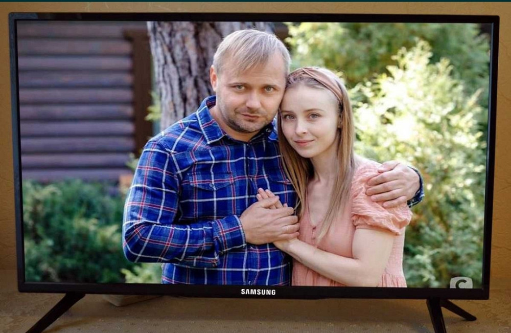 Скидка! Телевизор Samsung , СТЕКЛО 42