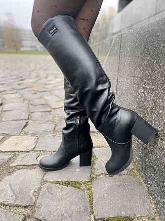 Valiente Високі чоботи жіночі демісезонні весна-осінь на стійкому каблуці чорні з натуральної ш Коломия
