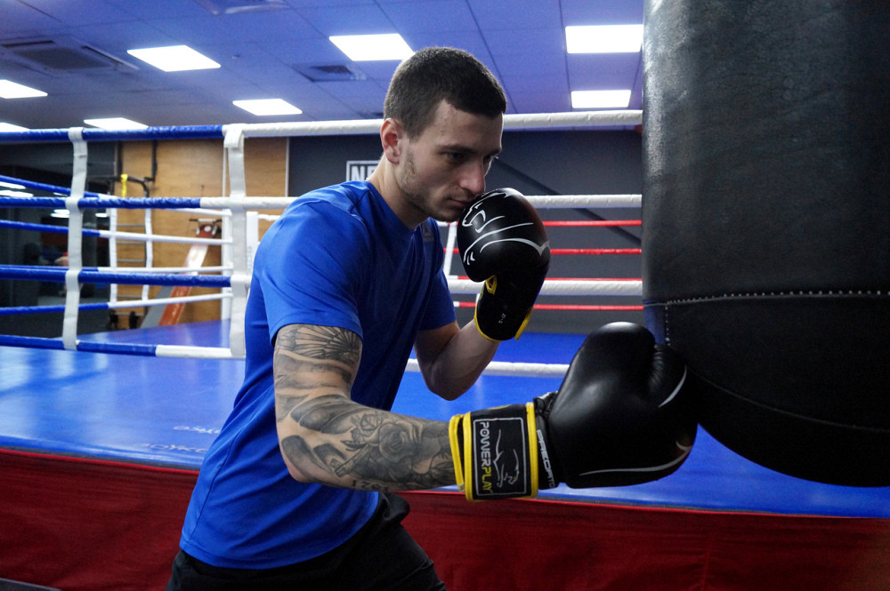 Боксерські рукавиці PowerPlay 3018 Jaguar Чорно-Жовті 16 унцій Каменское - изображение 8