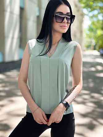 Летняя блузка без рукавов 