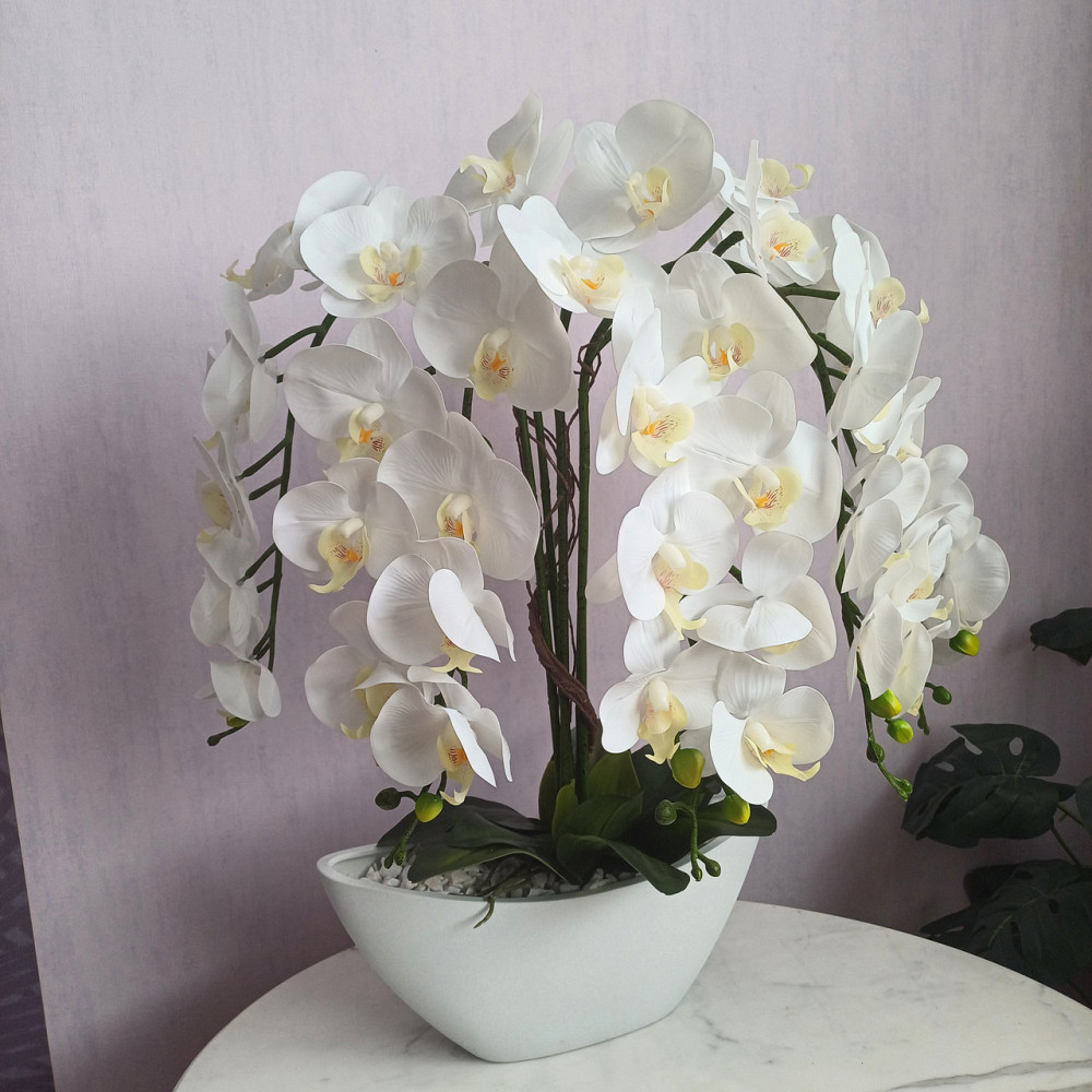 Штучна латексна орхідея преміум у білому керамічному кашпо на п'ять гілок біла Дніпро - фото 2