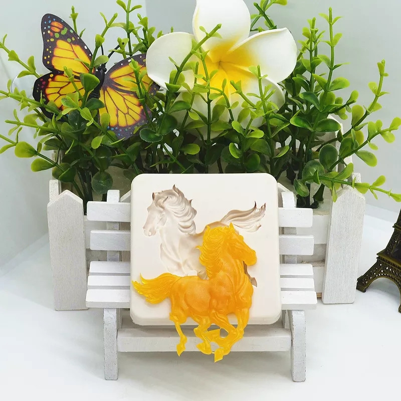 Молд кондитерский Лошадь 70 на 70 мм серый Киев - изображение 5