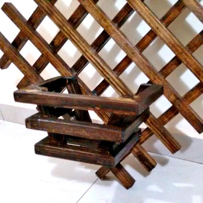 Полка настенная для цветов 