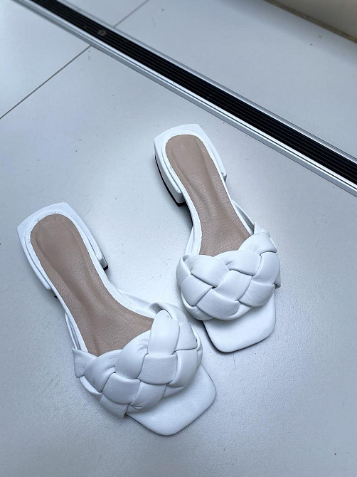 ARLEN Зручні жіночі шльопанці з натуральної шкіри білі на низькому ходу літні ARLEN Ш-Коса р. 3 Коломыя - изображение 4