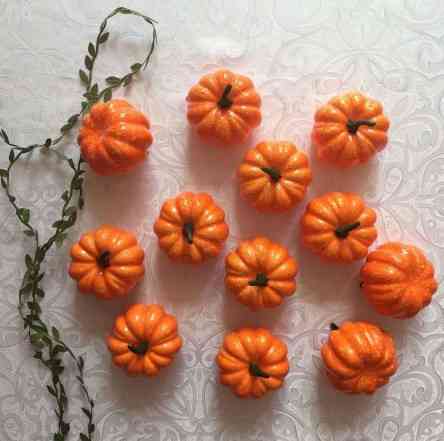 Тыква на Хэллоуин маленькая с дефектом 8 см оранжевый Киев